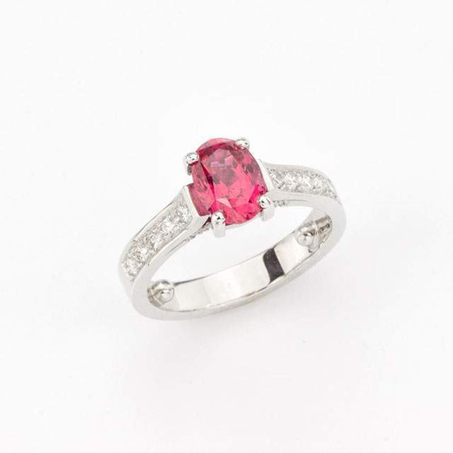 spinelle et diamants sur or blanc